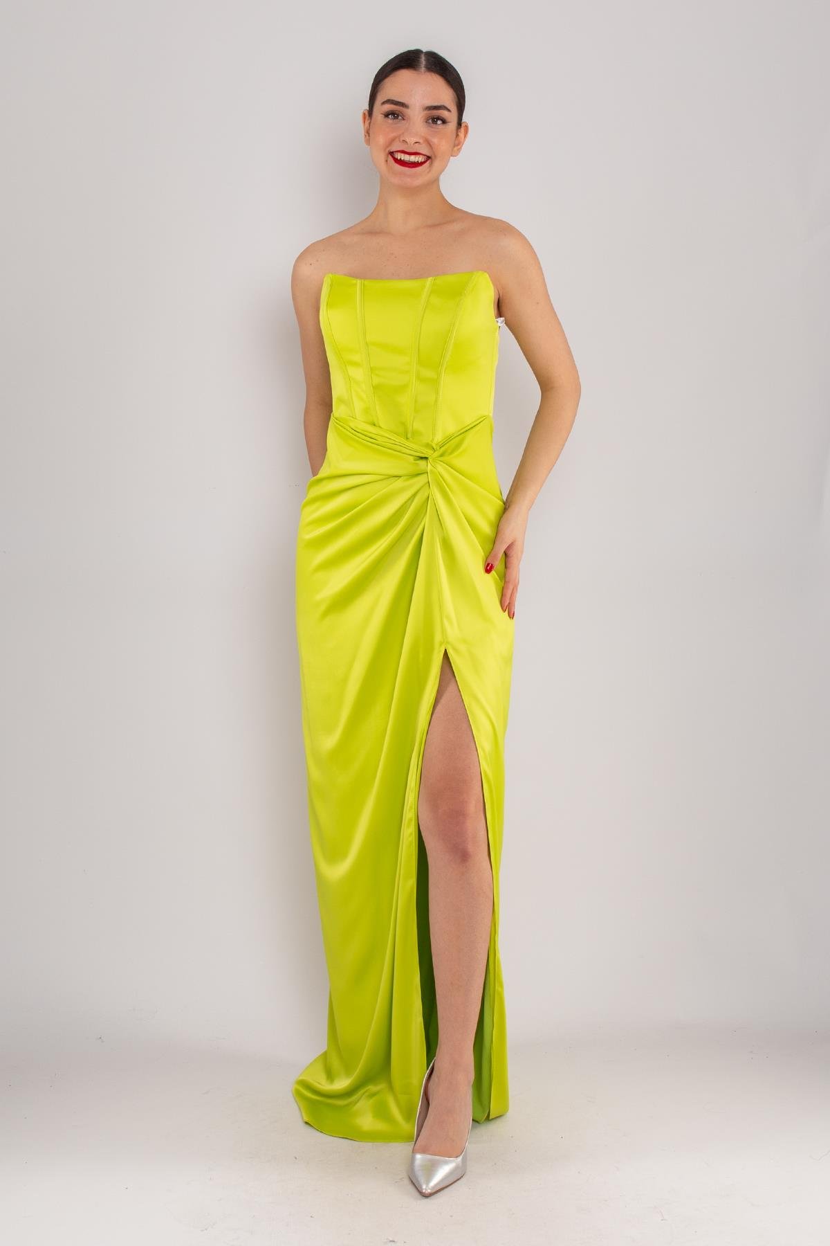 5062 Straplez Göğüs Balen Önü Büzgülü Uzun Saten Elbise