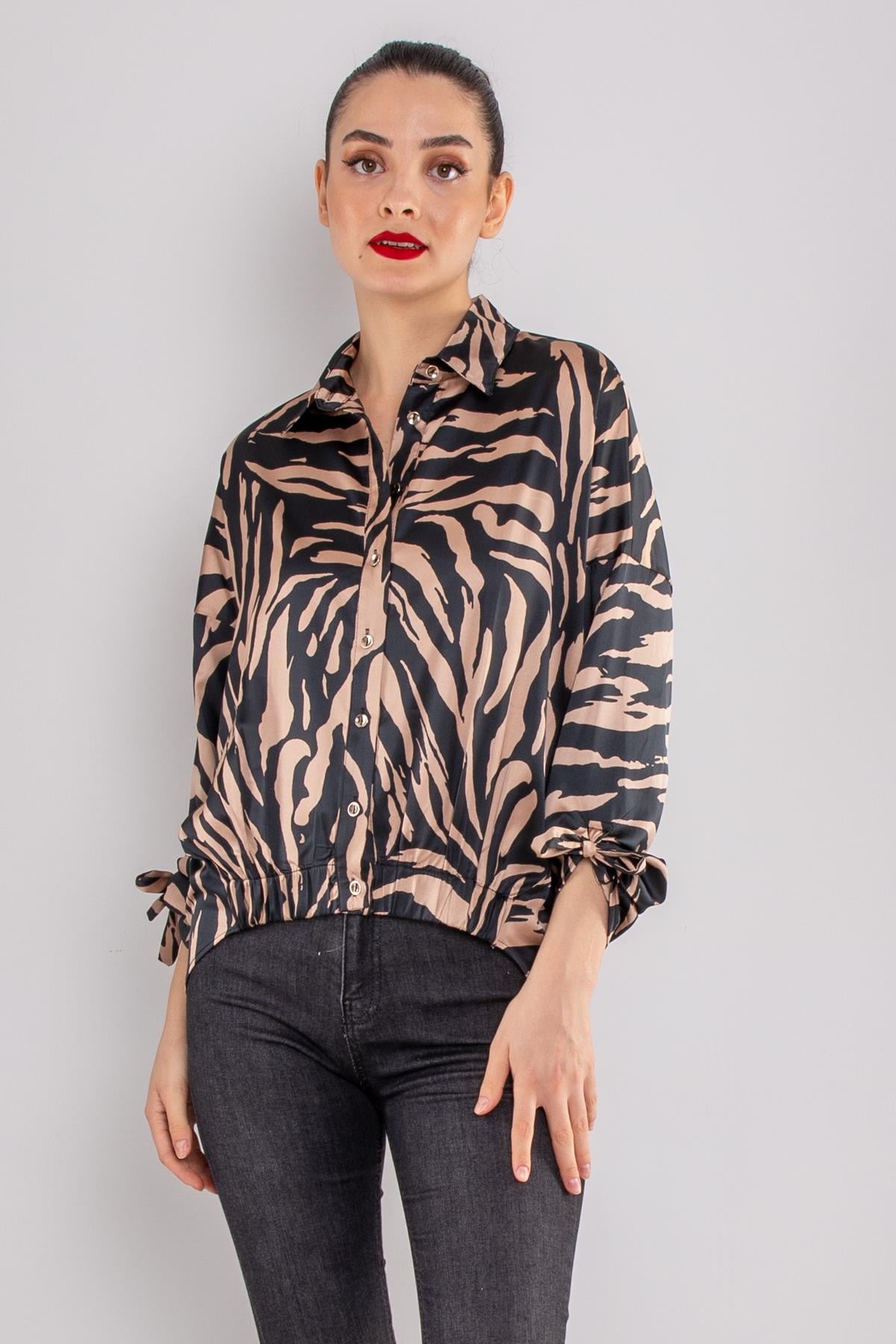 50630-4 Leopar Desen Kol Ucu Beli Bağcıklı Saten Bluz