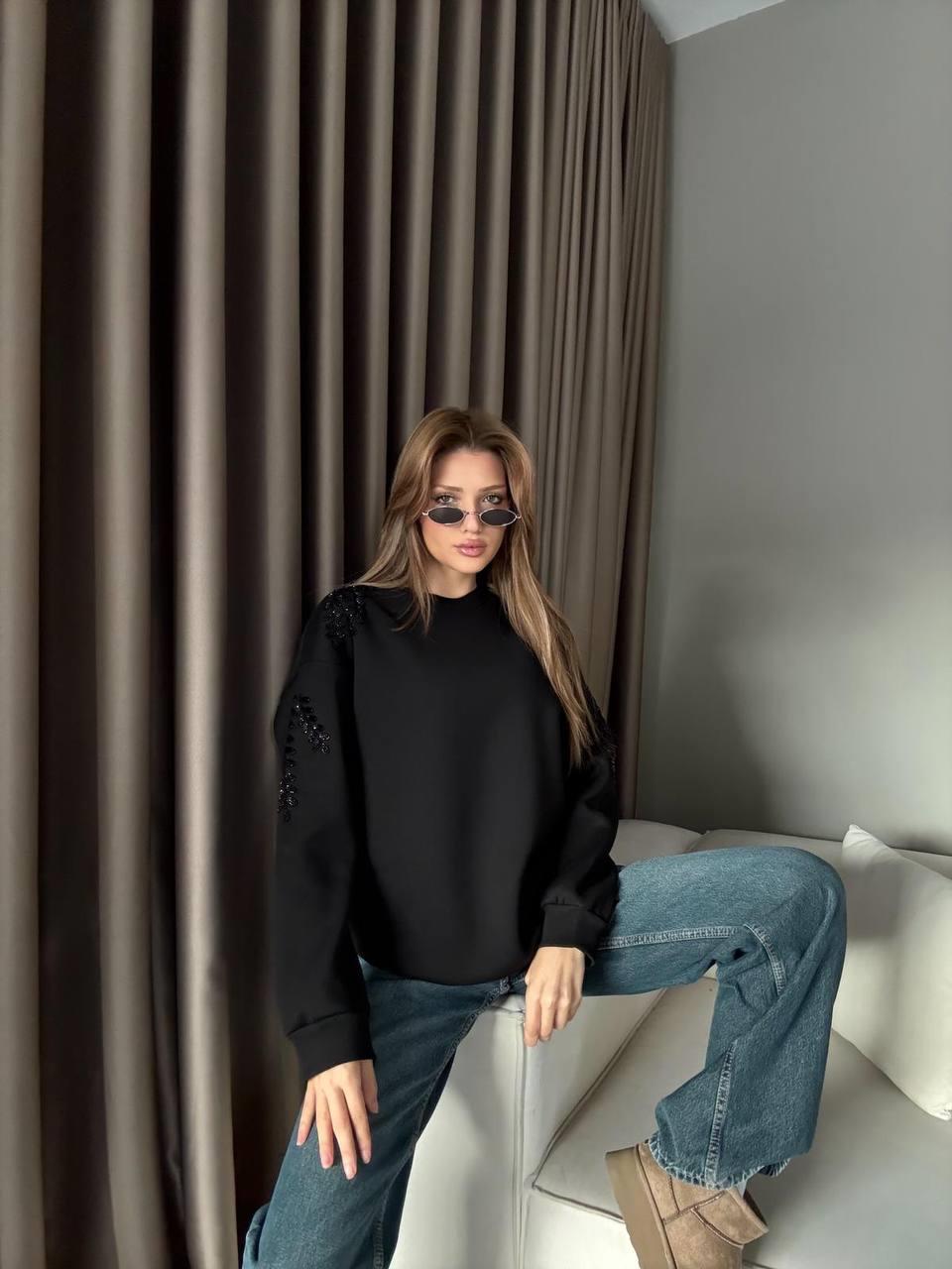 5715 Omuz Kol Boncuk Nakışlı Bisiklet Yaka Sweatshirt