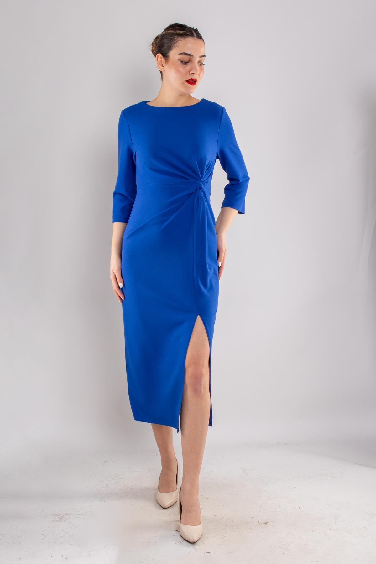 61923 Kollu Bisiklet Yaka Yandan Büzgülü Uzun Krep Elbise