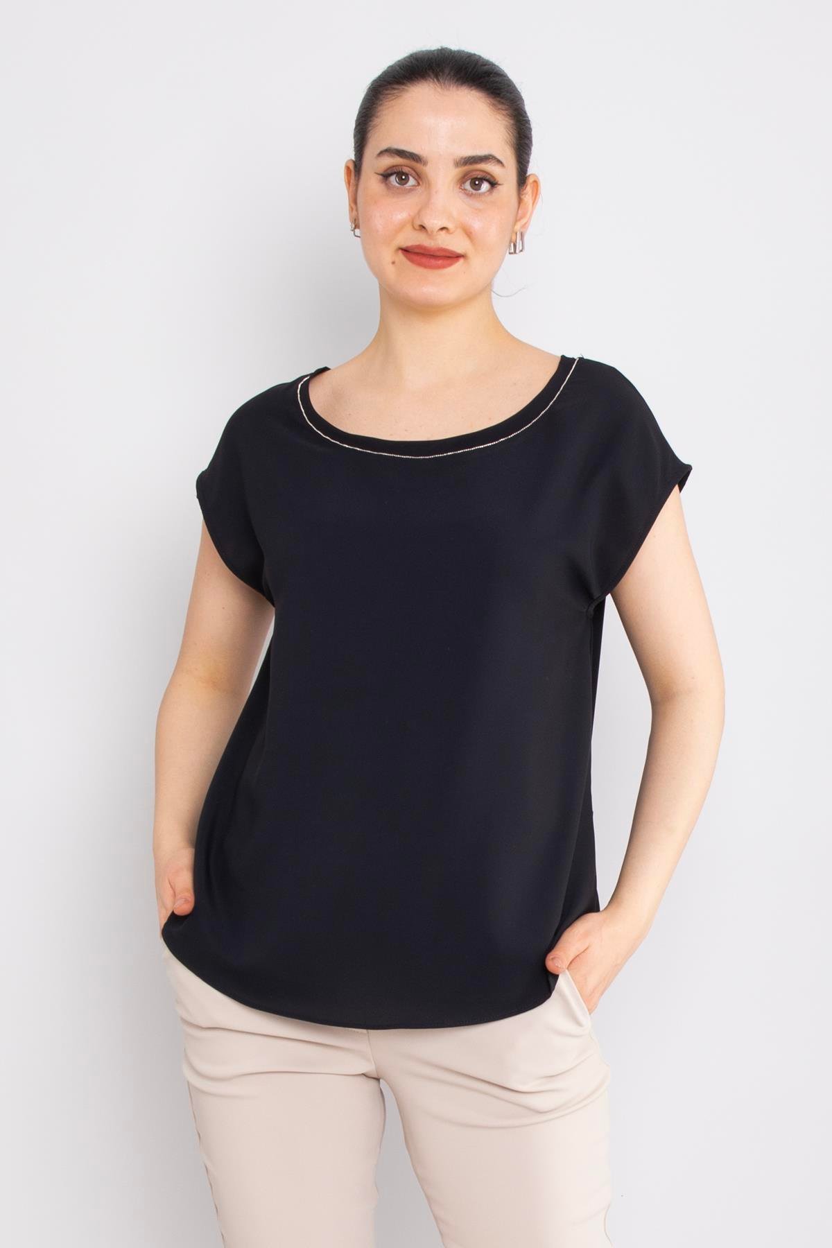 81948 Bisiklet Yaka Zincir Detay Kolsuz Şifon Bluz