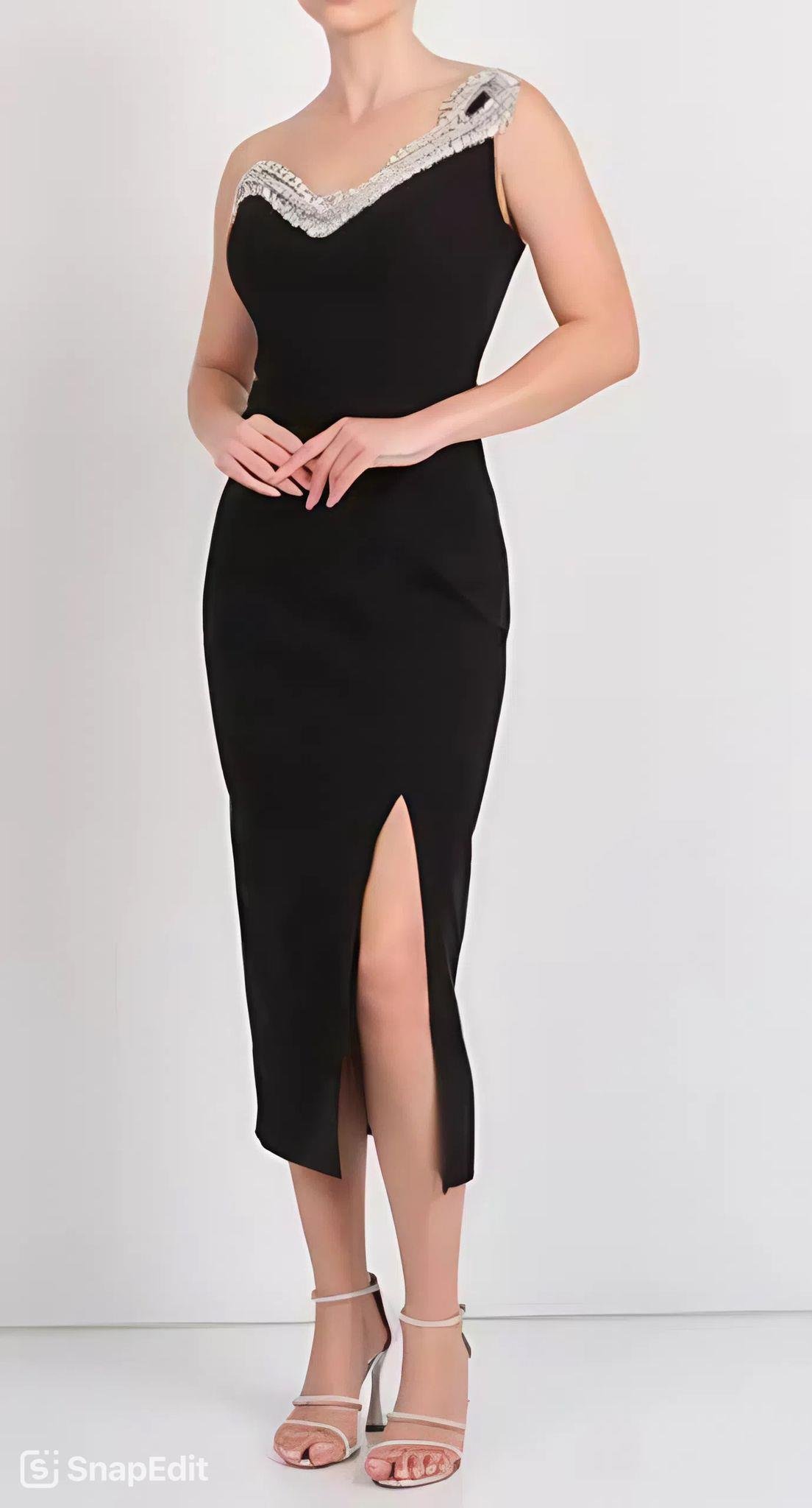 962450 Yaka Kesme Taş İşleme Yırtmaçlı Midiboy Krep Elbise