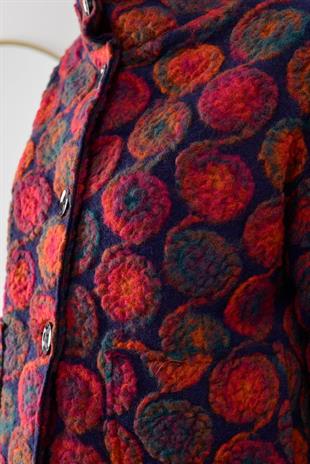 08023 Spiral Desen Düğmeli Kısa Keçe Mont