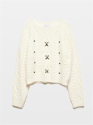 10462 Bisiklet Yaka Önü Serpme Taş İşleme Crop Kazak