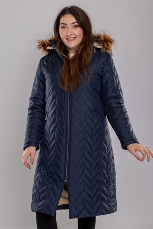 1074 Büyük Beden Kapüşonu Kürklü Zigzag Desen Elyaflı Kaban