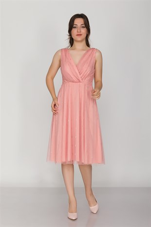 1153 Kruvaze Yaka Sıra Simli Tül Kısa Elbise