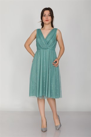 1153 Kruvaze Yaka Sıra Simli Tül Kısa Elbise