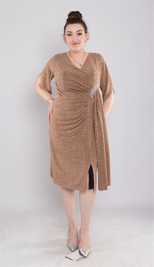 133(118-102) Büyük Beden Simli Yanı Sudamla Tokalı Kısa Elbise