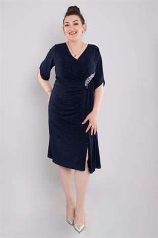 133(118-102) Büyük Beden Simli Yanı Sudamla Tokalı Kısa Elbise