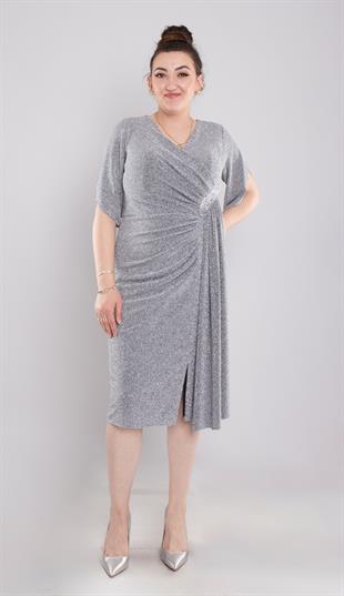 133(118-102) Büyük Beden Simli Yanı Sudamla Tokalı Kısa Elbise