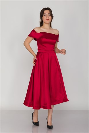 1336 KB Kayık Yaka Pileli Saten Kısa Elbise