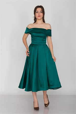 1336 KB Kayık Yaka Pileli Saten Kısa Elbise