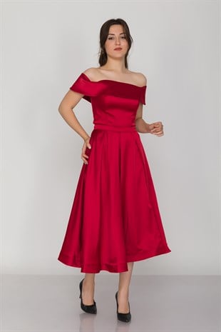 1336 KB Kayık Yaka Pileli Saten Kısa Elbise