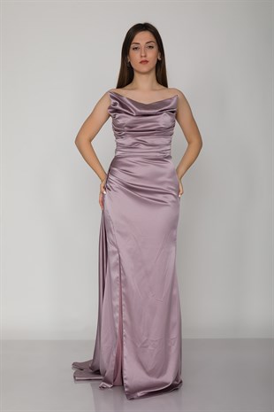 1353 Şalyaka Drapeli Yırtmaç ve Kuyruklu Uzun Saten Elbise