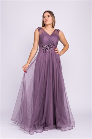 21249 Kruvaze Yaka Çiçek Detaylı Organze Tül Uzun Elbise