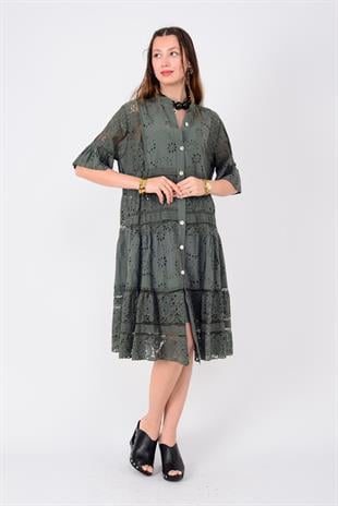 24029 Dantelli Kısa Kol Düğmeli Kısa Astarlı Elbise