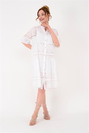 24029 Dantelli Kısa Kol Düğmeli Kısa Astarlı Elbise