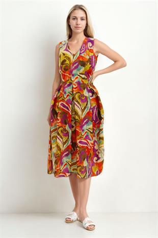 25-507 Sıfır Kol Piliseli Kuşaklı Ön Arka Vyaka Desenli Kısa Elbise