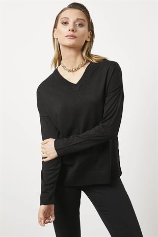 32428 Yakası Taş Detaylı Dökümlü Triko Kazak