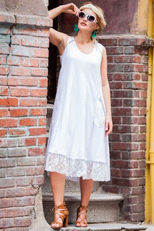 3733 BB Eteği Dantel Pul İşlemeli Otantik Elbise