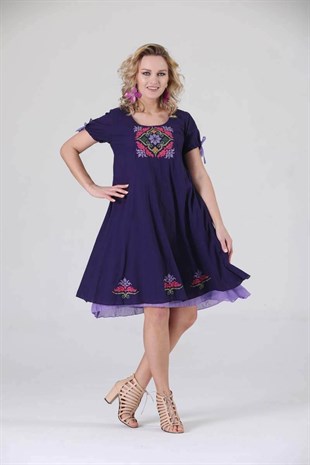 3831 BB Yaka ve Eteği Kanaviçe İşli İpli Pamuk Otantik Elbise