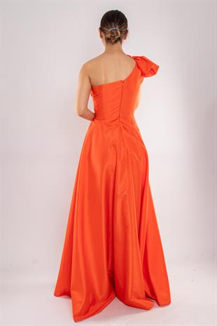 477 Tek Omuz Kloş Etek Tafta Uzun Abiye