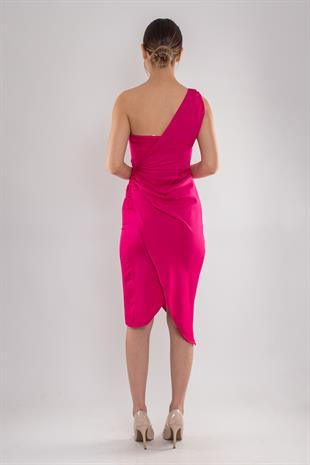 5011 Tek Omuz Tokalı Midiboy Saten Elbise