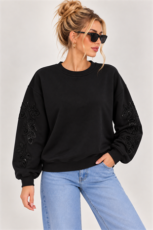 5775 Kol Nakış Delikli Taş İşlemeli Bisiklet Yaka Sweatshirt