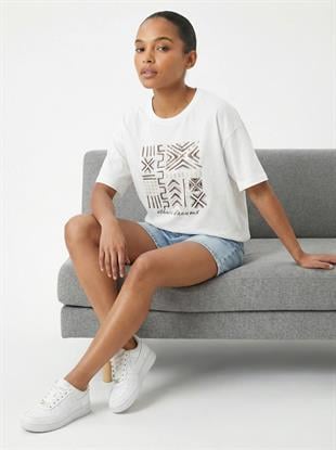 7550 Boncuklu Etnik Desen Kısa Kol Tshirt