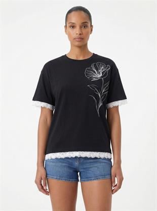 7574 Dantel Detay Çiçek Baskılı Kısa Kol Tshirt