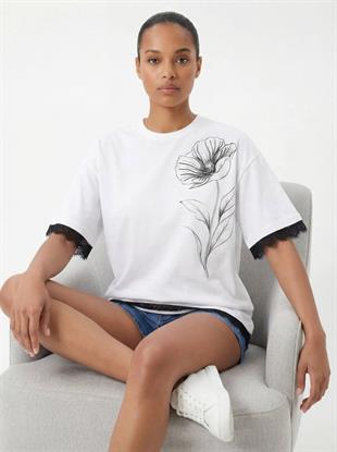 7574 Dantel Detay Çiçek Baskılı Kısa Kol Tshirt