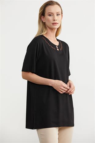 75980 Nakış Detay Geniş Kalıp Kısa Kol Tshirt