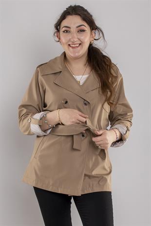 8061 Kuşaklı Sırt Detaylı Düğmeli Erkek Yaka Trençkot