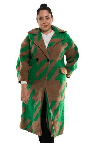 9137 Büyük Beden Kazayağı Desen Kadın Kaşe Kaban