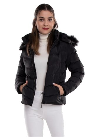 ADELE25 Kapüşonlu İçi Kürklü Kısa Kadın Mont