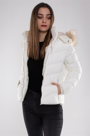 ADELE25 Kapüşonlu İçi Kürklü Kısa Kadın Mont
