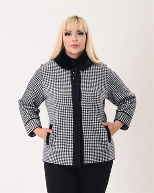 T012 Yaka Kürklü Broş Detay Kazayağı Angora Ceket