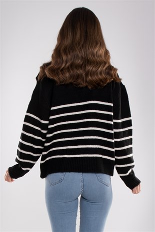 T93553 Yarım Balıkçı Çizgili Omuz Düğmeli Triko Kazak