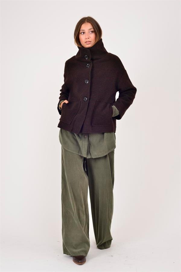 08023 Düz Desen Düğmeli Keçe Kaban