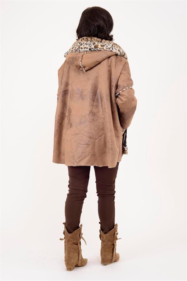 10299-10 Leopar Desen İçi Peluş Kürklü Kapüşonlu Kadın Keçe Kaban