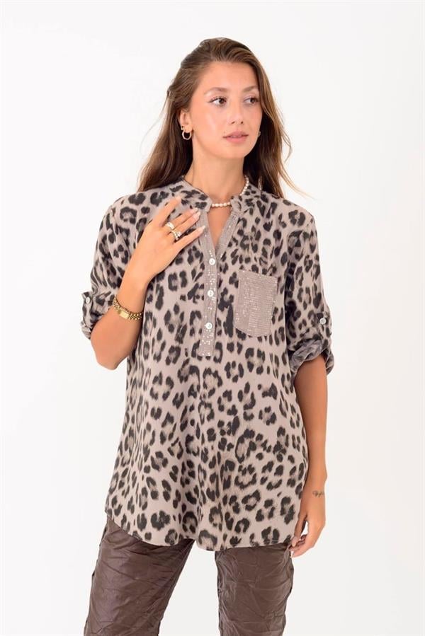 15451-23 2025 Leopar Desen Pul Detaylı 3 Düğme Gömlek