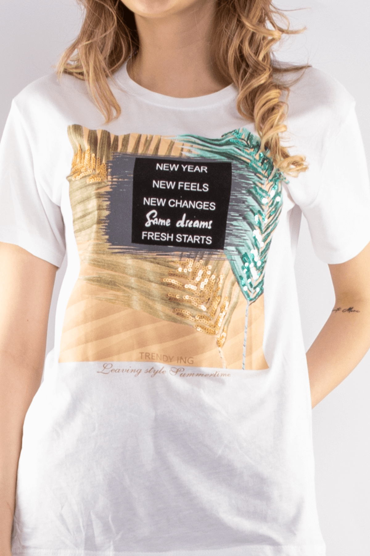 2609 Payetli Yaprak Desen Kadın Tshirt
