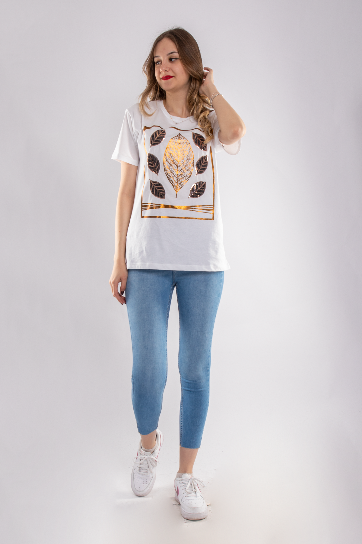 2652 Yaldızlı Yaprak Desen Payet Detay Kadın Tshirt