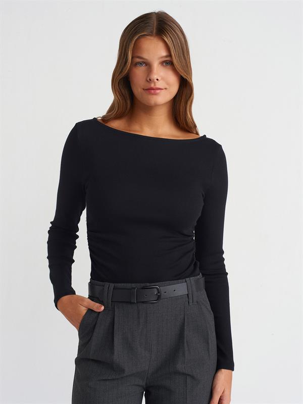 31401 Büzgülü Kayık Yaka Top Bluz