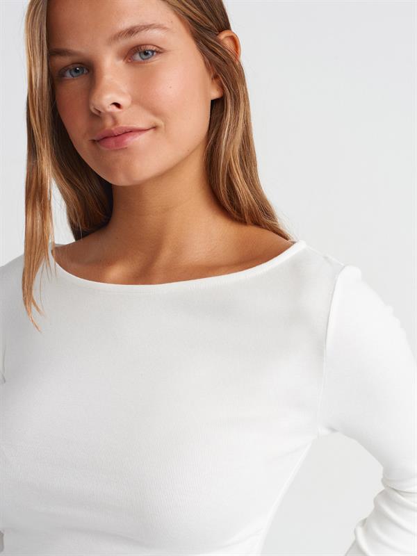 31401 Büzgülü Kayık Yaka Top Bluz