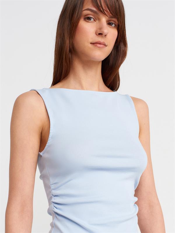 31589 Büzgülü Kayık Yaka Top Crop