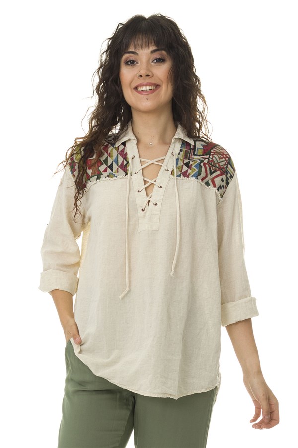 3206 YAKA BAĞCIKLI ETNİK DESENLİ GÖMLEK