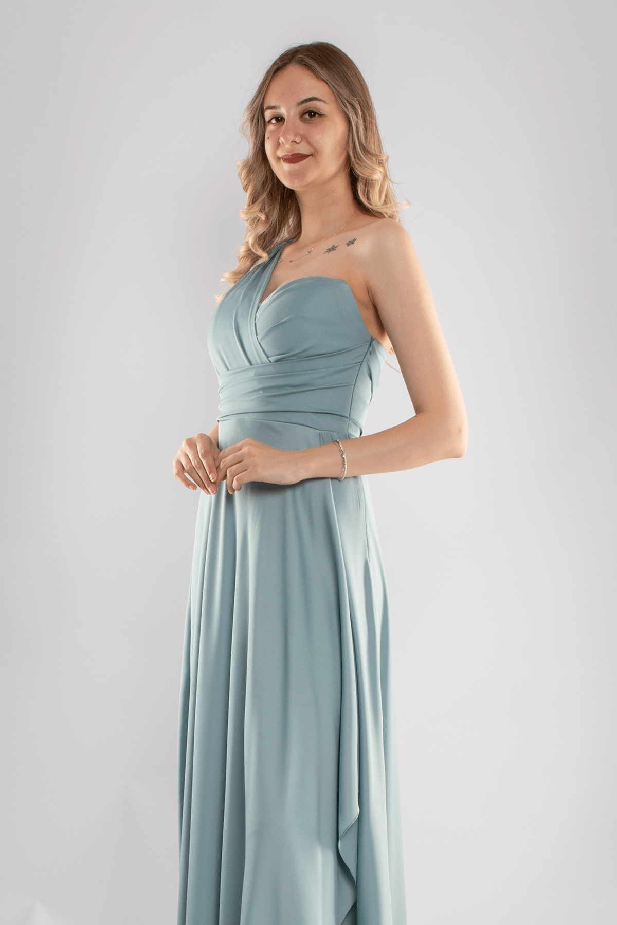 4041 Beli Drape Tek Omuz Eteği Kapaklı İipek Saten Uzun Abiye
