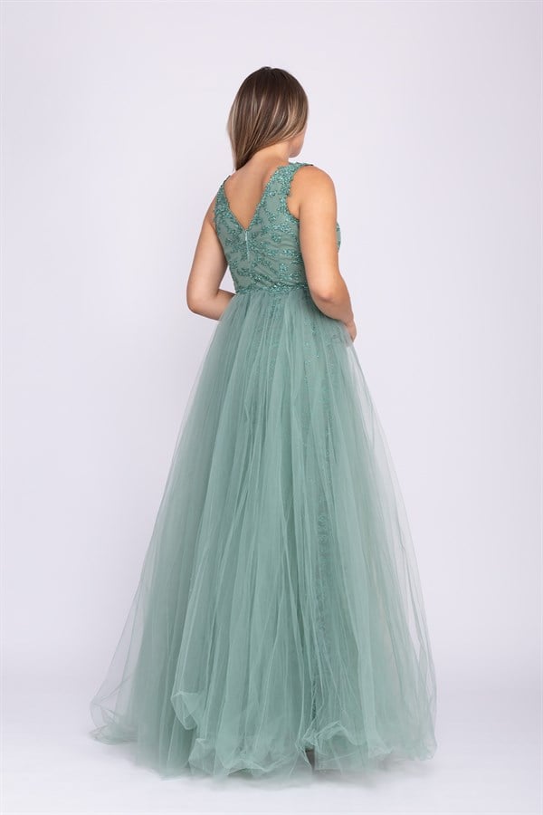 7095 Sim Nakış İşleme Tül Kuyruklu Long Dress Nişanlık