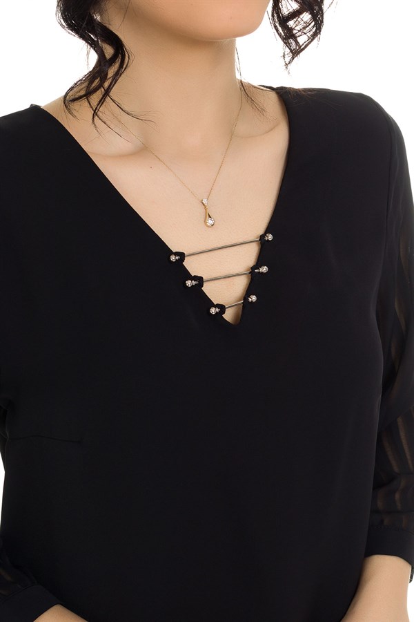80892 Yaka Metalli Detaylı Bluz